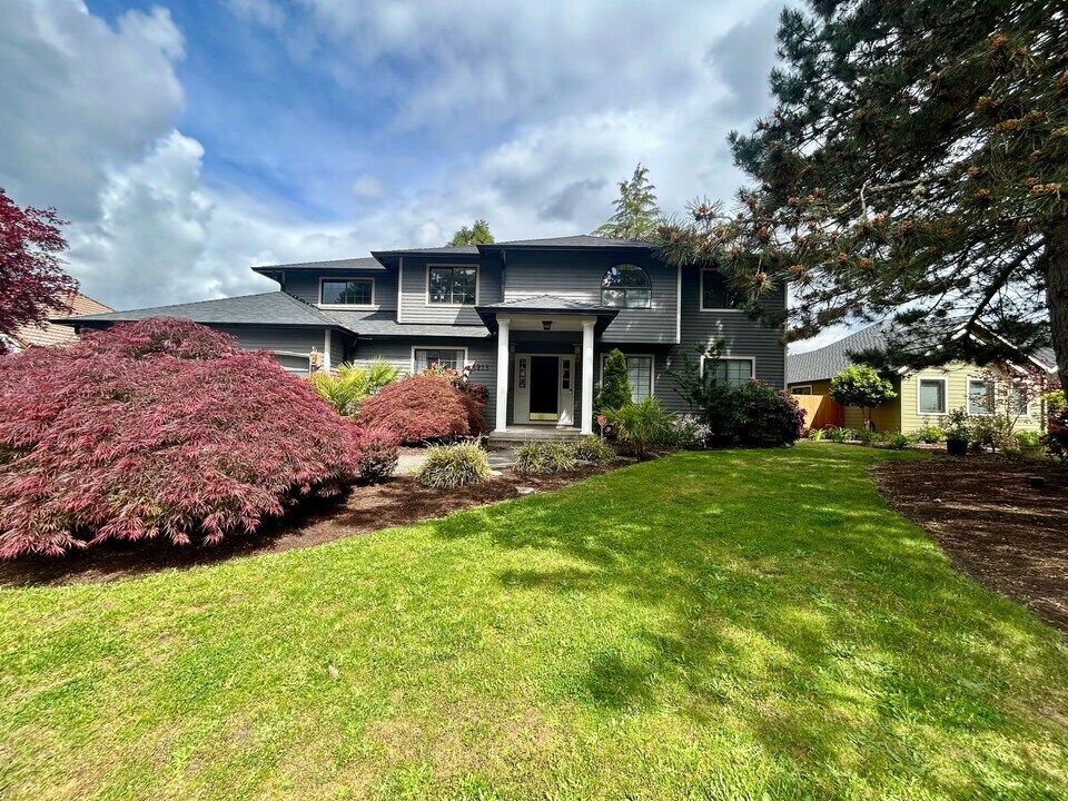 8213 NW 12th Ave in Vancouver, WA - Building Photo