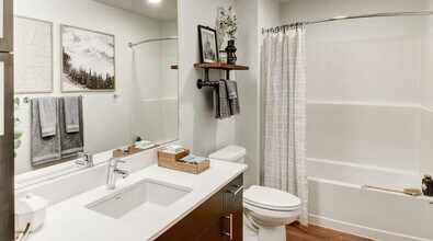 15551 NE Turing St in Redmond, WA - Building Photo - Building Photo