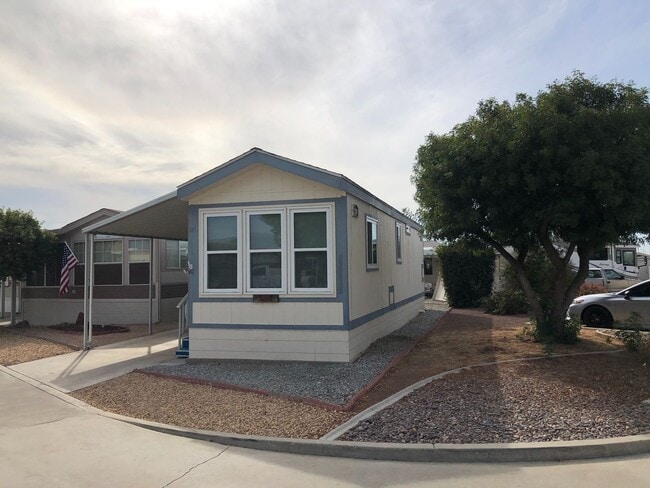 property at 1295 S Cawston Ave