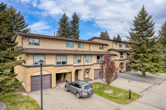 1011 Canterbury Dr SW