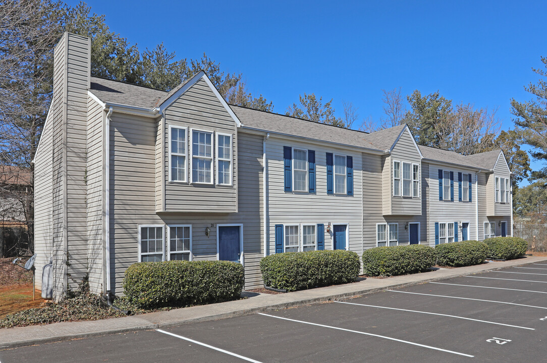 Del Ray Townhomes in Lynchburg, VA - Foto de edificio