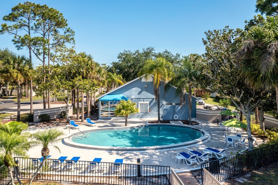 Park Village Apartments in Melbourne, FL - Foto de edificio