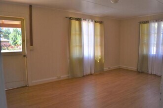 804 Kialoa St in Hoolehua, HI - Building Photo - Building Photo