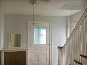 359 West Ave in Darien, CT - Building Photo - Building Photo