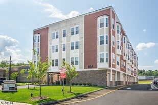 10 Kingsbridge Rd, Unit W-1105 in Fairfield, NJ - Building Photo