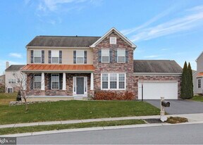 515 Waterdale Dr in Waynesboro, PA - Building Photo