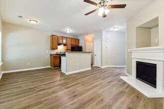 2813 Windsor Forrest Ct in College Park, GA - Building Photo - Building Photo