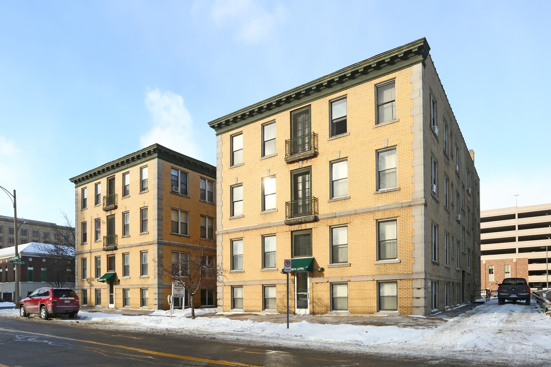 Midtown Apartments in Lansing, MI - Building Photo