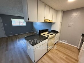 1700 Short St in Cleburne, TX - Building Photo - Building Photo