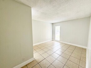 4501 Treehouse Ln in Tamarac, FL - Building Photo - Building Photo