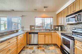 20721 E 40th Ave in Denver, CO - Building Photo - Building Photo
