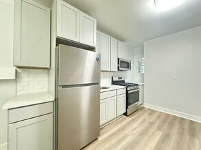 276 Montana St in Philadelphia, PA - Building Photo - Building Photo