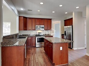 1009 Yarrow St in Matthews, NC - Building Photo - Building Photo