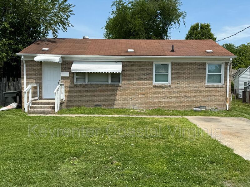938 Spring St in Hampton, VA - Building Photo