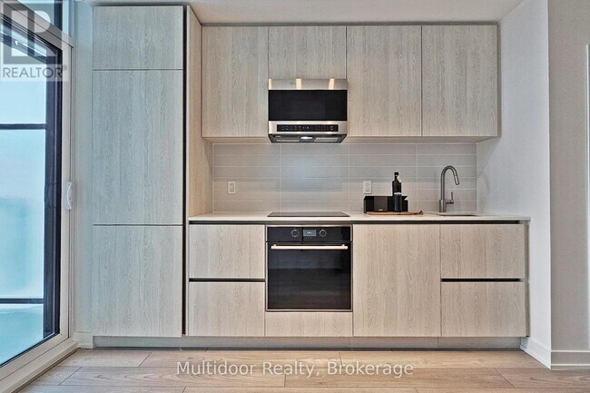 120 Broadway Ave in Toronto, ON - Building Photo - Building Photo