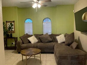 10706 International Blvd in Laredo, TX - Building Photo - Building Photo
