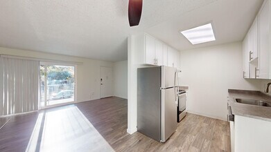 400 Alameda del Prado-Unit -400H in Novato, CA - Building Photo - Building Photo