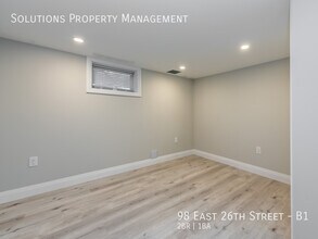 98 E 26th St in Hamilton, ON - Building Photo - Building Photo