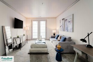 3010 Eden Ave in Cincinnati, OH - Building Photo