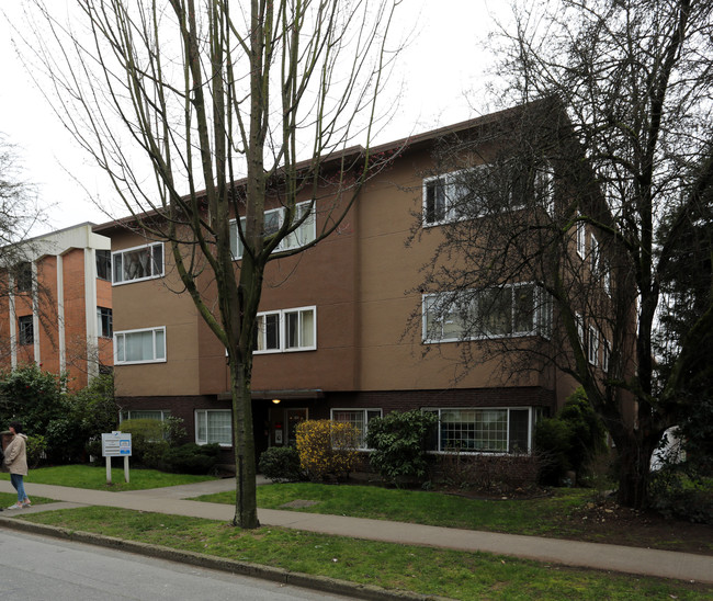 1122 Burnaby St in Vancouver, BC - Building Photo - Building Photo