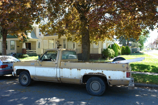 1129 W Augusta Ave in Spokane, WA - Building Photo - Building Photo