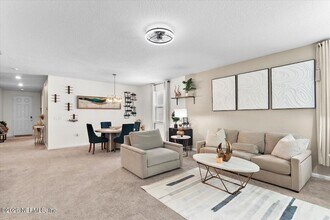 595 Wild Rose Ln in Jacksonville, FL - Foto de edificio - Building Photo