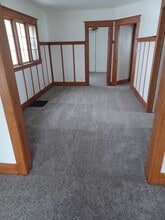 239 Ann St NE, Unit 2 in Grand Rapids, MI - Foto de edificio - Building Photo