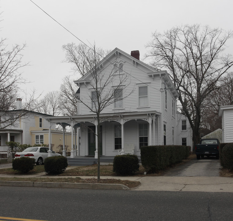 611 Main St in Greenport, NY - Building Photo