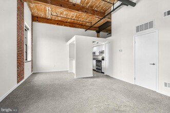 303 Vine St in Philadelphia, PA - Building Photo - Building Photo