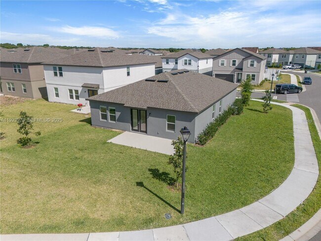 2375 Lancashire St in Davenport, FL - Building Photo - Building Photo