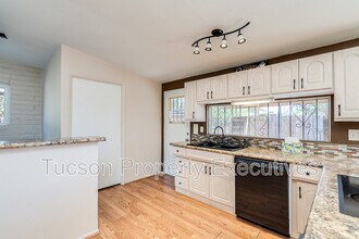 6844 E Kingston Dr in Tucson, AZ - Building Photo - Building Photo