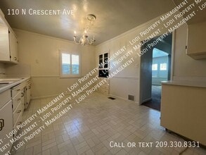 110 N Crescent Ave in Lodi, CA - Building Photo - Building Photo