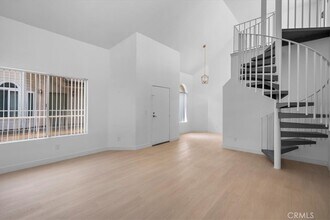 14937 Dickens St in Los Angeles, CA - Building Photo - Building Photo