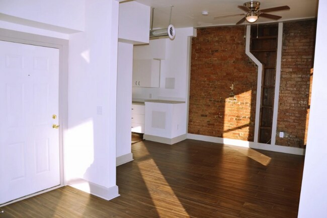 445 W McMicken Ave in Cincinnati, OH - Building Photo - Building Photo