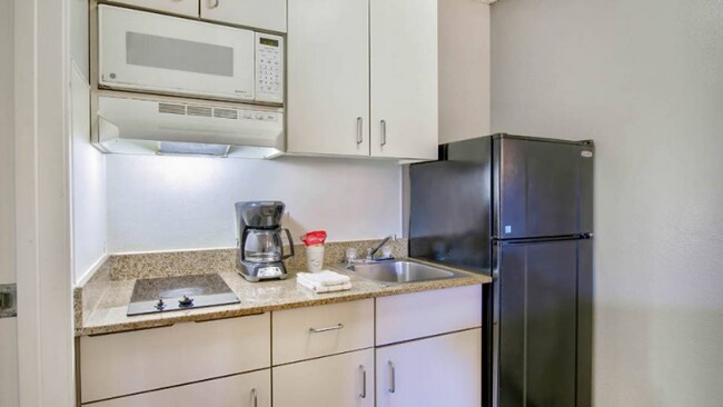 18405 N 27th Ave in Phoenix, AZ - Foto de edificio - Building Photo