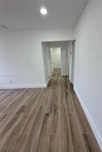 1526 SW 65th Ave in Miami, FL - Building Photo - Building Photo