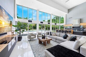 14305 Stirling Rd in Southwest Ranches, FL - Foto de edificio - Building Photo