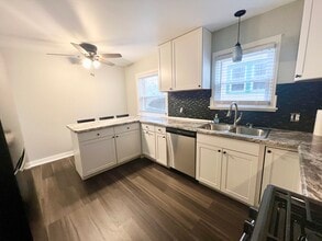 2224 Taylor Ave in Racine, WI - Building Photo - Building Photo
