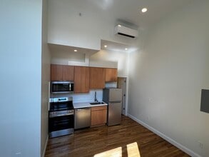2 Blossom St in Fitchburg, MA - Building Photo - Building Photo