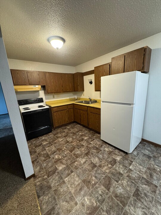 301 Bernice St in Milroy, MN - Building Photo