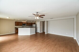 2284 Brian Lakes Dr E in Jacksonville, FL - Building Photo - Building Photo