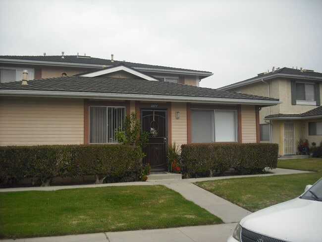 2571 Sextant Ave in Port Hueneme, CA - Building Photo - Building Photo