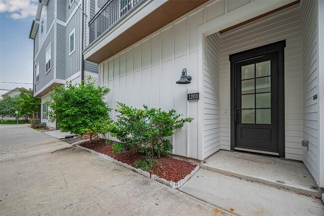 1203 W 24th St in Houston, TX - Building Photo - Building Photo
