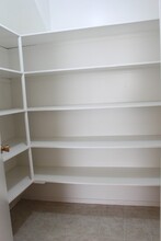 977 Mangrove Ave, Unit D in Sunnyvale, CA - Foto de edificio - Building Photo