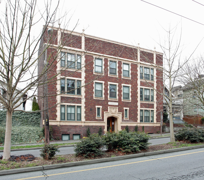 Lakeside Apartments in Seattle, WA - Foto de edificio