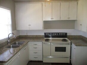 2749 Cambridge Ct in Oklahoma City, OK - Building Photo - Building Photo