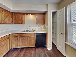 9984 Waterside Dr in Noblesville, IN - Foto de edificio - Building Photo