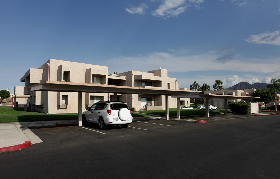 Rancho Vista Apartments in Palm Desert, CA - Building Photo