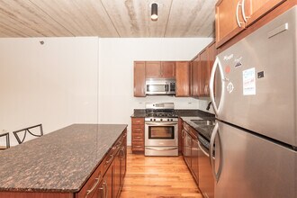 630 N Franklin St in Chicago, IL - Foto de edificio - Building Photo