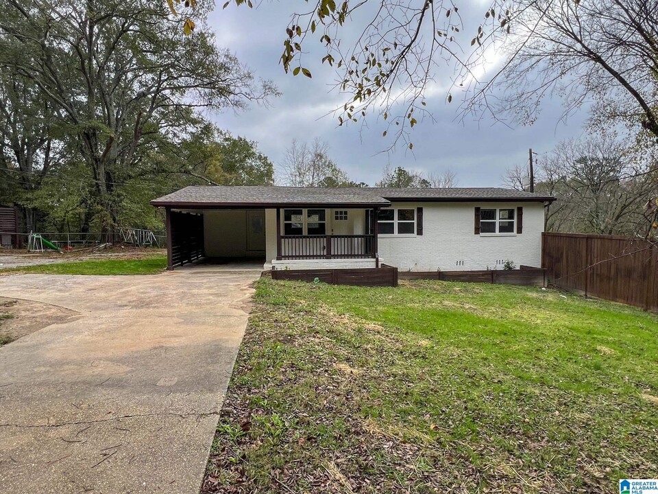 2615 Old Rocky Ridge Rd in Birmingham, AL - Building Photo